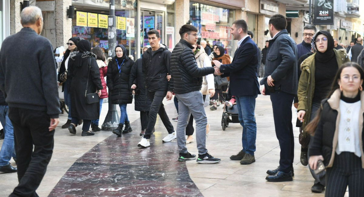 BAŞKAN TEPE HALKLA İÇ İÇE