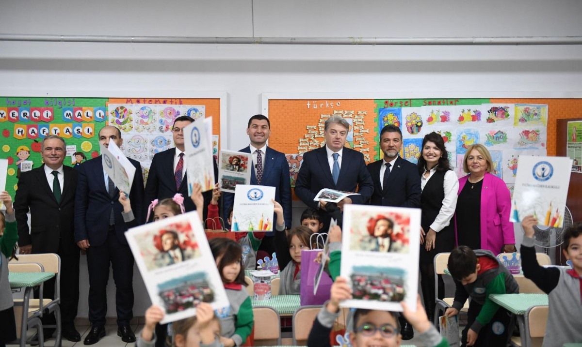 BAŞKAN TEPE ÖĞRENCİLERİN KARNE HEYECANINA ORTAK OLDU