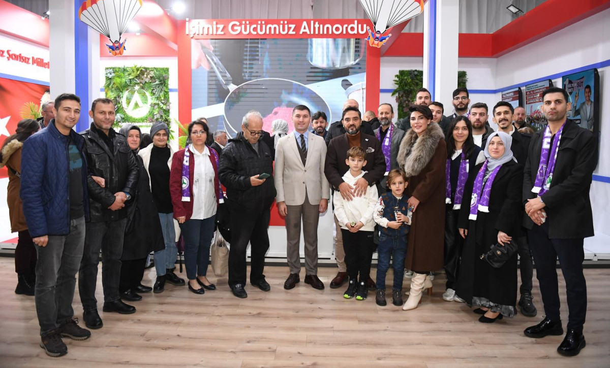 İSTANBUL’DA ALTINORDU FIRTINASI ESTİ